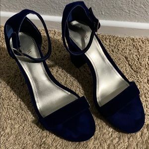 Navy heels